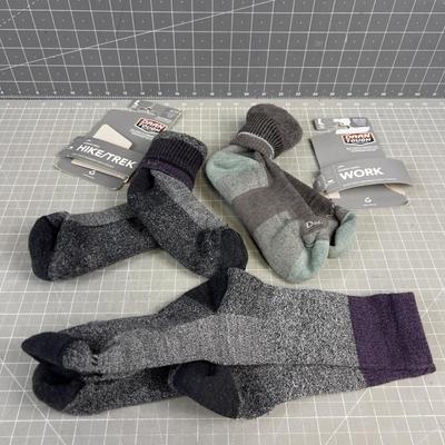 Sale Photo Thumbnail #1390: Appear to be new. VERY EXPENSIVE SOCKS. Like $29. a Pair. 