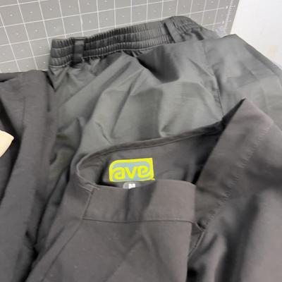 Sale Photo Thumbnail #1411: Used. Usable. Perfect if you need the medium scrubs, some large. Good Condition. 