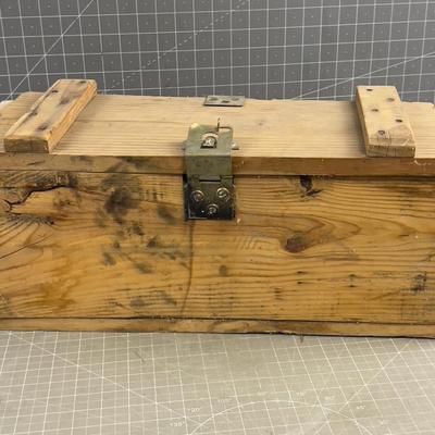 Sale Photo Thumbnail #1470: Usable. Wood with Rope Handles. 21 x 9 x 10" 