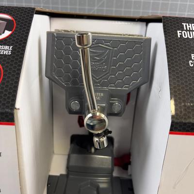 Sale Photo Thumbnail #1568: Appears to be NEW in the Box. 