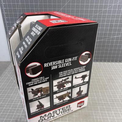 Sale Photo Thumbnail #1567: Appears to be NEW in the Box. 