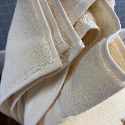 Sale Photo Thumbnail #2020: NEW Cream Towels. Decorative a few styles. 