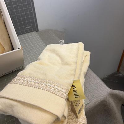 Sale Photo Thumbnail #2017: NEW Cream Towels. Decorative a few styles. 