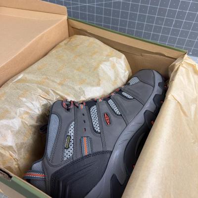 Sale Photo Thumbnail #2052: NEW Mans Size 13. HIKERS Good Timing for Fall Hiking. 