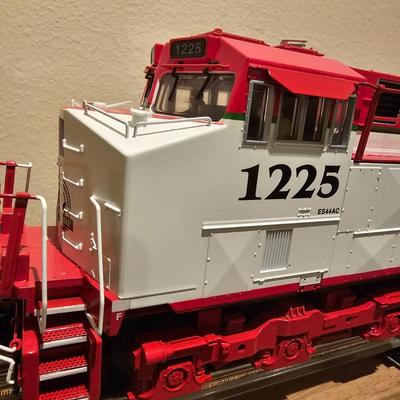 Christmas ES44AC Imperial Diesel Engine (T1-JS)