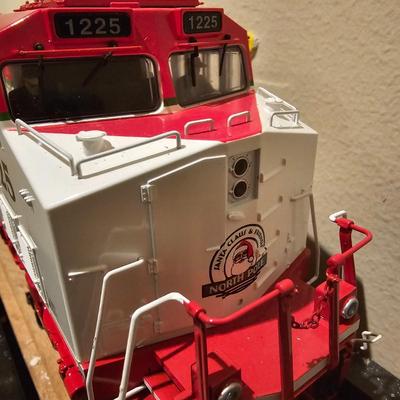 Christmas ES44AC Imperial Diesel Engine (T1-JS)