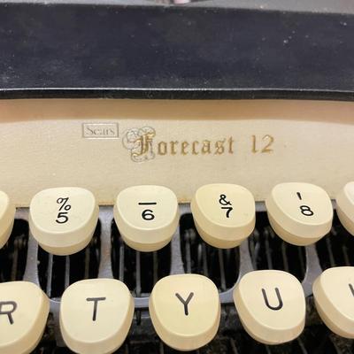 Sears Forecast 12 Typewriter w/ Case (O-SS)
