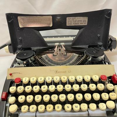 Sears Forecast 12 Typewriter w/ Case (O-SS)