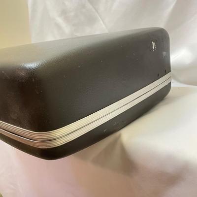 Sears Forecast 12 Typewriter w/ Case (O-SS)