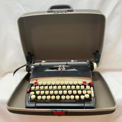 Sears Forecast 12 Typewriter w/ Case (O-SS)