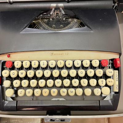 Sears Forecast 12 Typewriter w/ Case (O-SS)