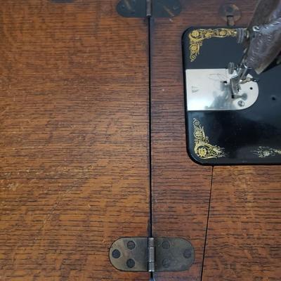 Singer Treadle Sewing Machine/Table & Sewing Accessories (B3-KD)