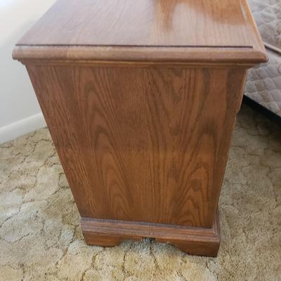 Kling Queen Bed Frame and Two Nightstands (B3-KD)