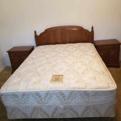 Kling Queen Bed Frame and Two Nightstands (B3-KD)
