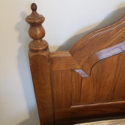 Kling Queen Bed Frame and Two Nightstands (B3-KD)