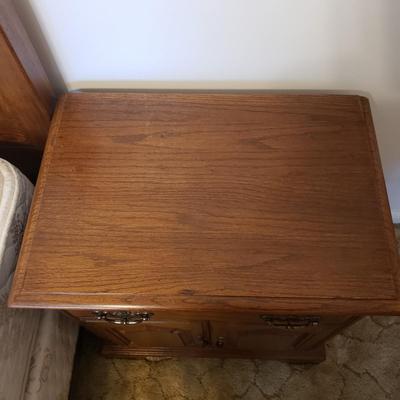 Kling Queen Bed Frame and Two Nightstands (B3-KD)