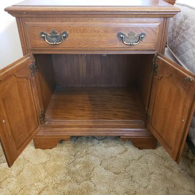 Kling Queen Bed Frame and Two Nightstands (B3-KD)