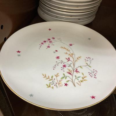 Sale Photo Thumbnail #216: 8 plates 
8 cups and saucers 
8 lunch 
8 bread
But it now trumps all bids