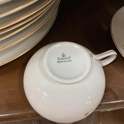 Sale Photo Thumbnail #218: 8 plates 
8 cups and saucers 
8 lunch 
8 bread
But it now trumps all bids