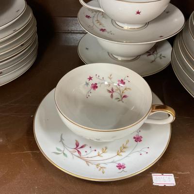 Sale Photo Thumbnail #215: 8 plates 
8 cups and saucers 
8 lunch 
8 bread
But it now trumps all bids