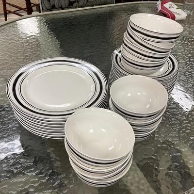 Sale Photo Thumbnail #211: 8 dinner
12 bowls
12 salad 
Shipping available with buy it now sale 
Buy it now sale trumps all bids