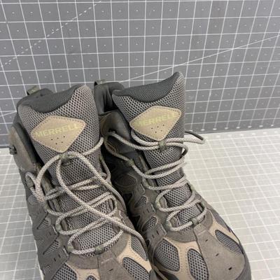 Sale Photo Thumbnail #2240: Very Lightly Used, once! . Very Good Condition. Men's Size 14
