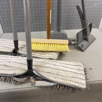 Sale Photo Thumbnail #2428: Mops and Floor Cleaning Items. See Photo. 