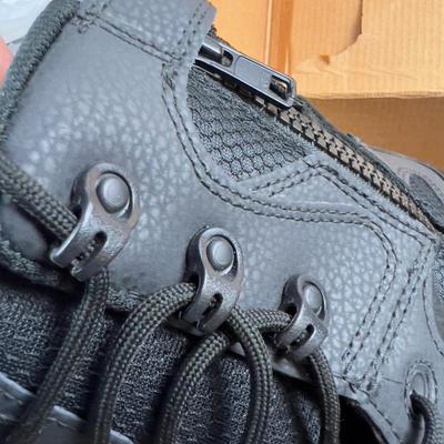 Sale Photo Thumbnail #2518: One of the Eyelet is MISSING!!! 