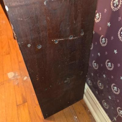 Side shelf