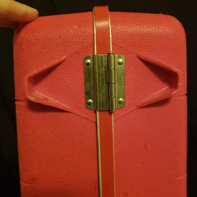 Forecast Travel Suitcase and Cosmetic Case from Sears (B3-KD)
