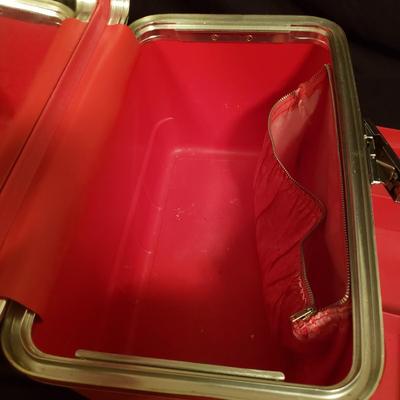 Forecast Travel Suitcase and Cosmetic Case from Sears (B3-KD)