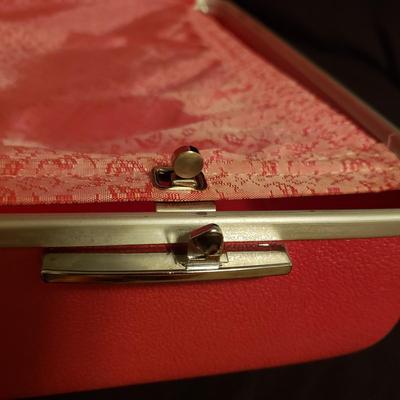 Forecast Travel Suitcase and Cosmetic Case from Sears (B3-KD)