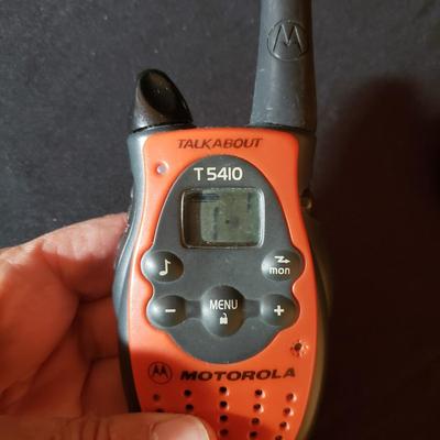 Motorola Talkabout Walkie Talkies and Uniden Bearcat Scanner (B3-KD)