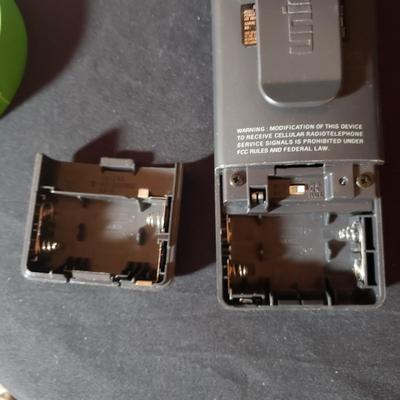 Motorola Talkabout Walkie Talkies and Uniden Bearcat Scanner (B3-KD)