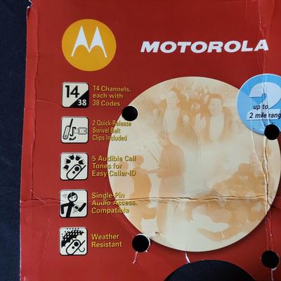 Motorola Talkabout Walkie Talkies and Uniden Bearcat Scanner (B3-KD)