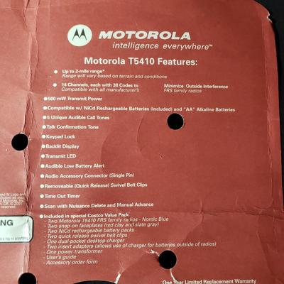 Motorola Talkabout Walkie Talkies and Uniden Bearcat Scanner (B3-KD)