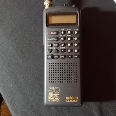 Motorola Talkabout Walkie Talkies and Uniden Bearcat Scanner (B3-KD)