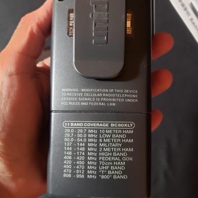 Motorola Talkabout Walkie Talkies and Uniden Bearcat Scanner (B3-KD)