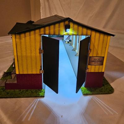 Chicago & Northwestern Lighted Train Shed (T2-JS)
