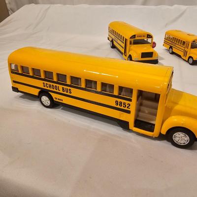 O Gauge School Bus Maintenance Garage & More (T2-JS)