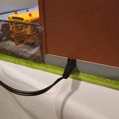 O Gauge School Bus Maintenance Garage & More (T2-JS)