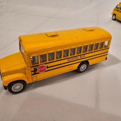 O Gauge School Bus Maintenance Garage & More (T2-JS)