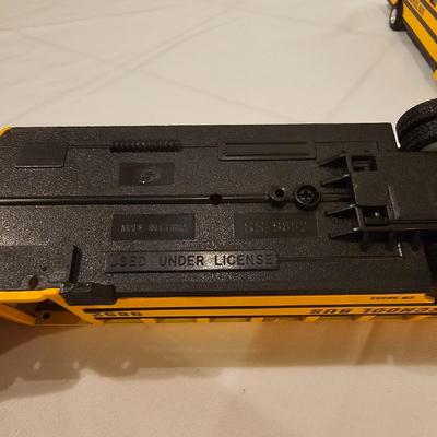 O Gauge School Bus Maintenance Garage & More (T2-JS)