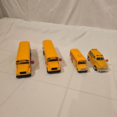 O Gauge School Bus Maintenance Garage & More (T2-JS)