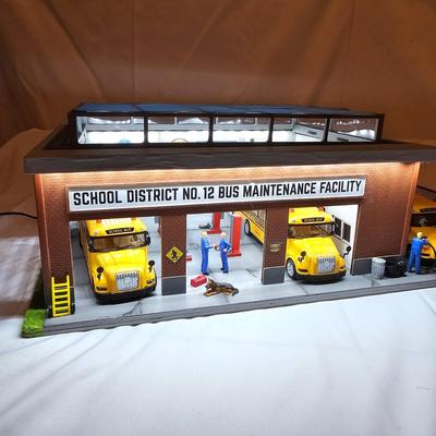 O Gauge School Bus Maintenance Garage & More (T2-JS)