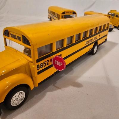 O Gauge School Bus Maintenance Garage & More (T2-JS)