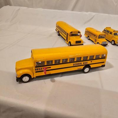 O Gauge School Bus Maintenance Garage & More (T2-JS)