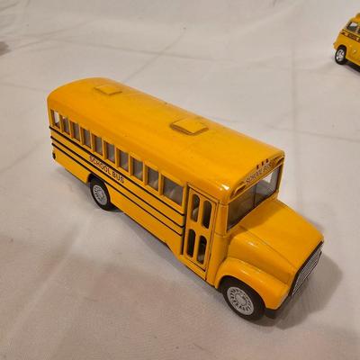 O Gauge School Bus Maintenance Garage & More (T2-JS)