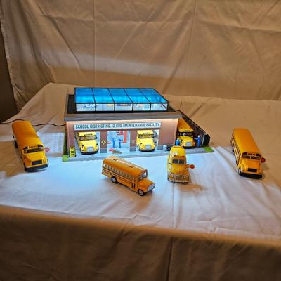 O Gauge School Bus Maintenance Garage & More (T2-JS)
