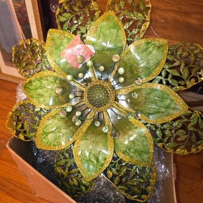 Pair of floral metal decor